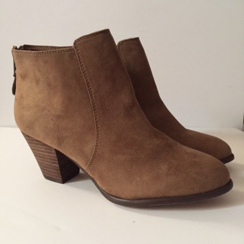 Forever 21 Taupe Faux Suede Ankle Booties Size 7